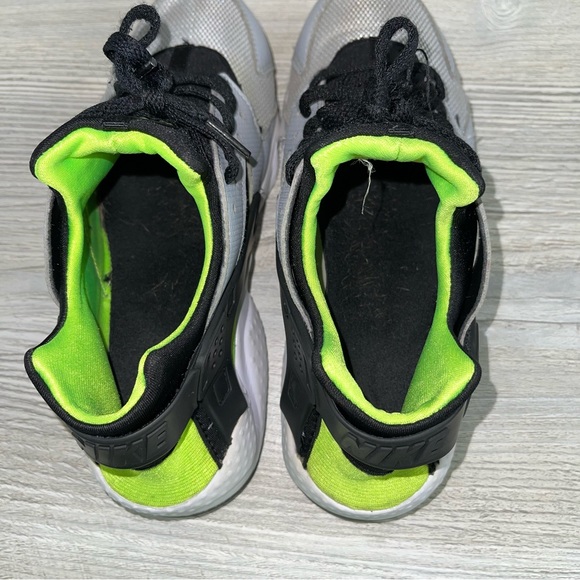 Nike Boys Huarache Run 654275-015 Gray Running Shoes Sneakers Size: 7Y - Picture 10 of 16